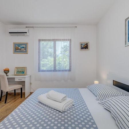 ספליט Beachfront Apartment Drazen, With Garden And Parking מראה חיצוני תמונה